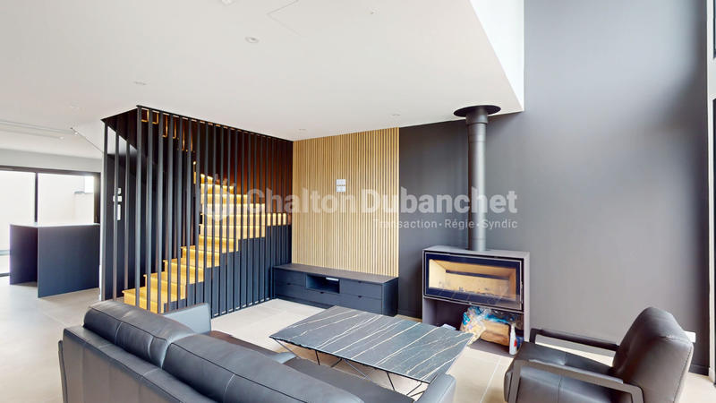 Maison - 121 m² - 7 pièces