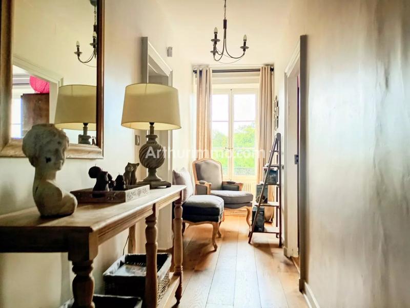 Maison - 390 m² - 11 pièces