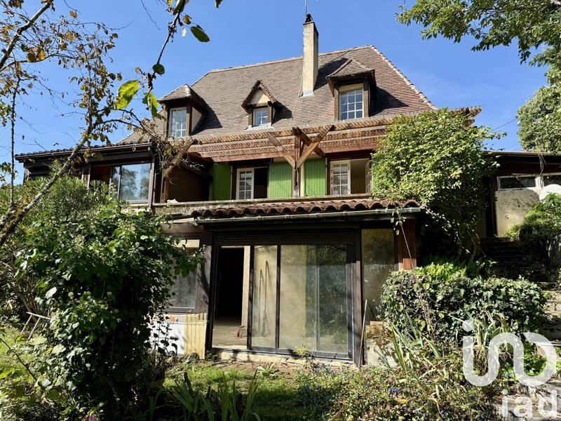 Maison - 160 m² - 9 pièces