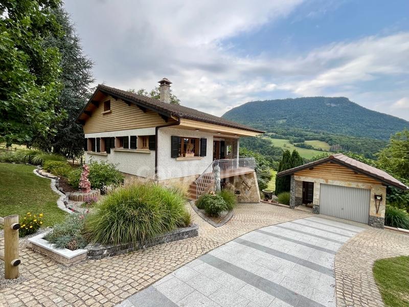 Maison - 140 m² - 5 pièces