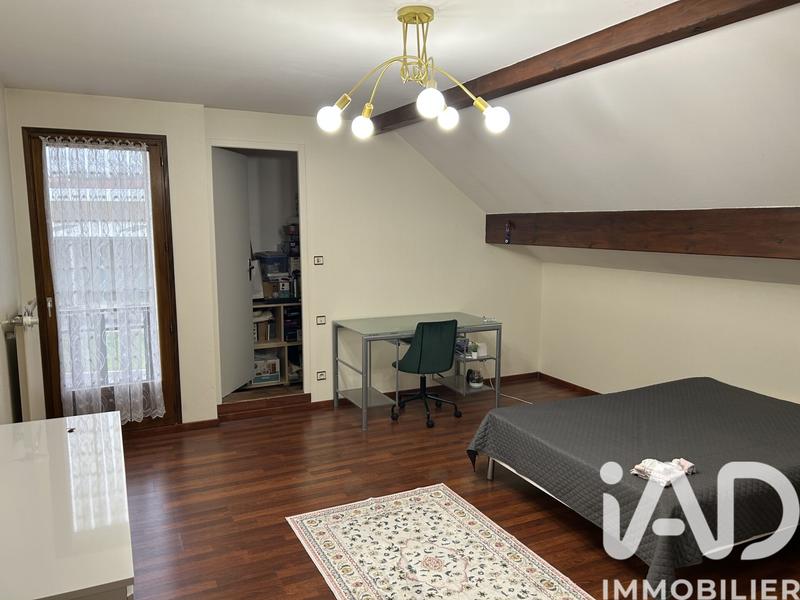 Maison - 243 m² - 7 pièces