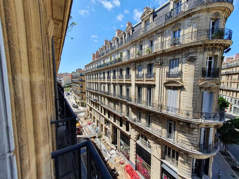 Appartement - 97 m² - 3 pièces