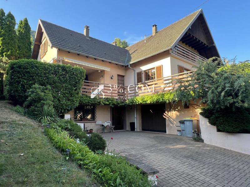 Maison - 200 m² - 7 pièces