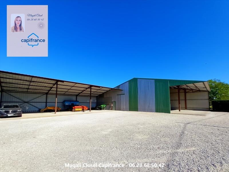 Maison - 216 m² - 9 pièces