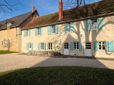 Demeure - 254 m² - 8 pièces