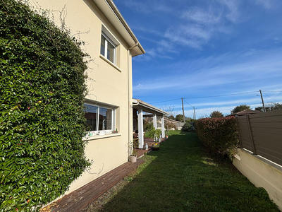 Maison - 183 m² - 10 pièces