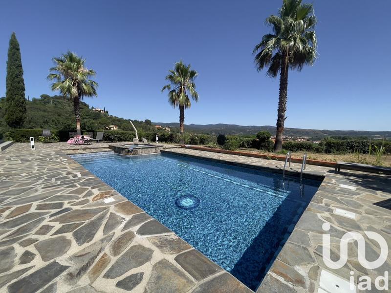 Maison - 180 m² - 7 pièces