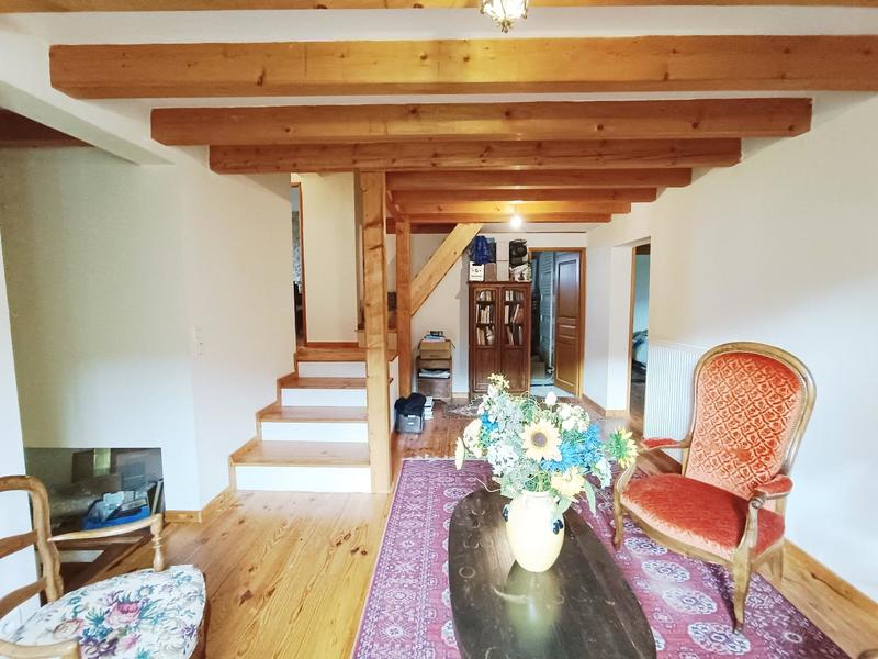 Maison - 250 m² - 8 pièces