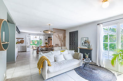 Maison - 180 m² - 8 pièces