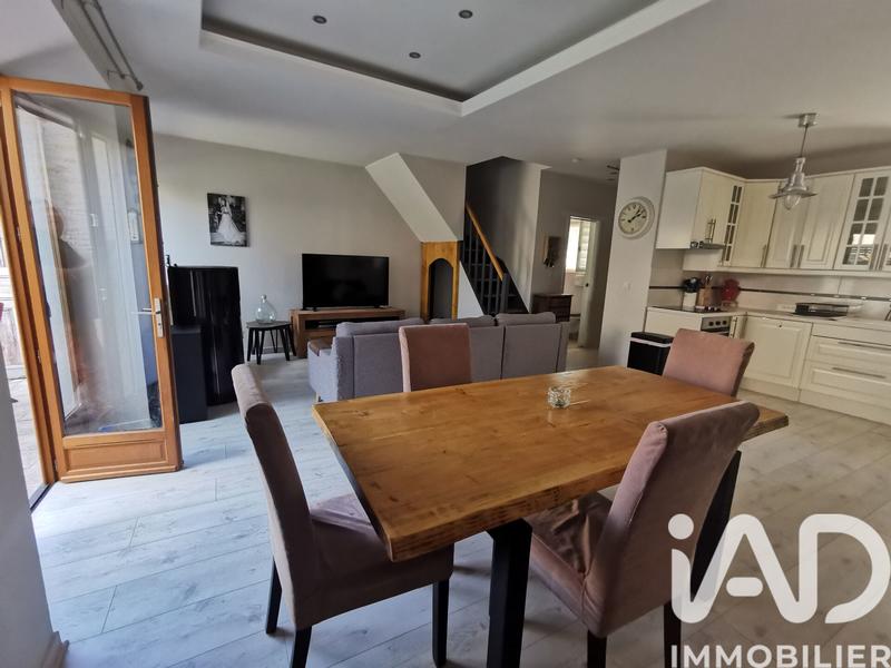 Maison - 94 m² - 5 pièces
