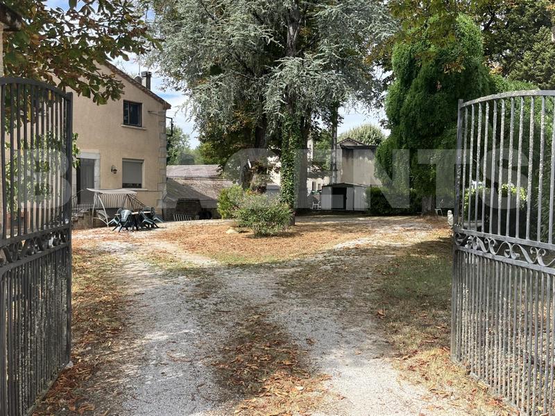 Moulin - 300 m² - 6 pièces