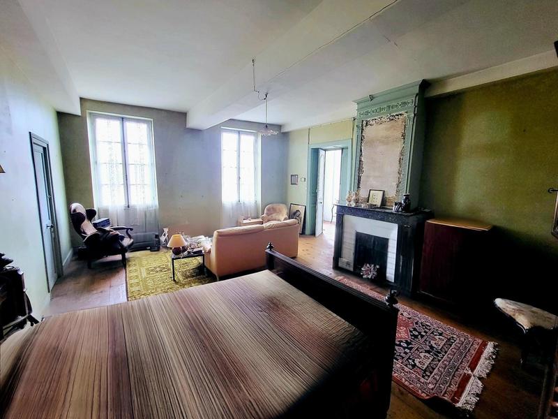 Maison - 450 m² - 12 pièces