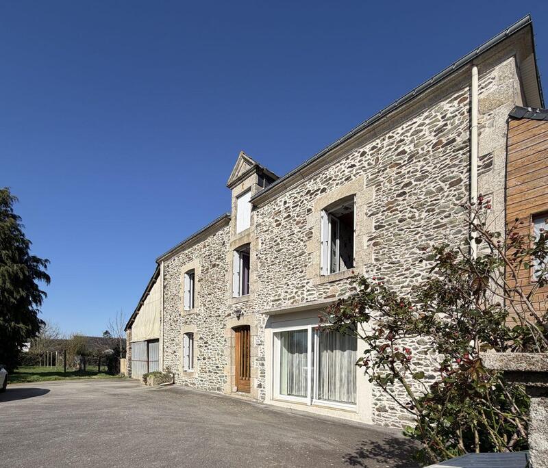 Maison traditionnelle - 183 m² - 5 pièces