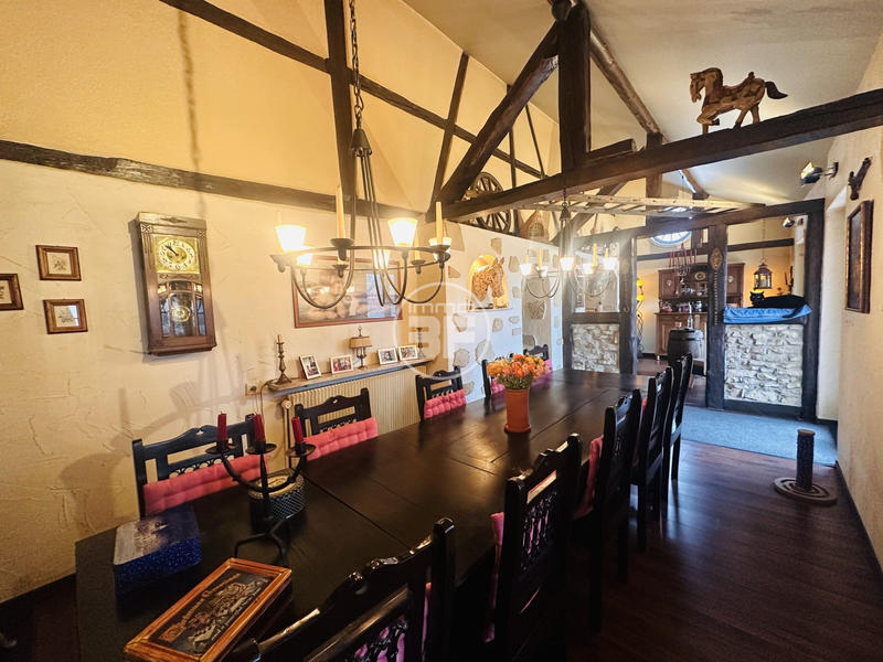 Maison - 226 m² - 6 pièces