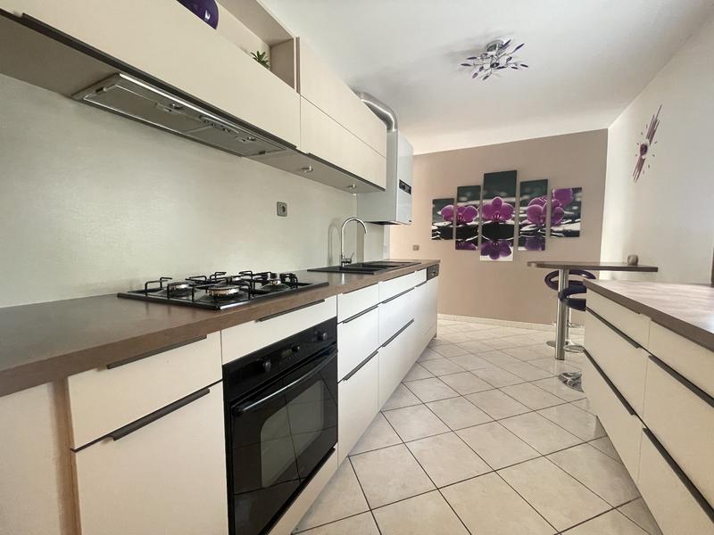 Appartement - 80 m² - 4 pièces