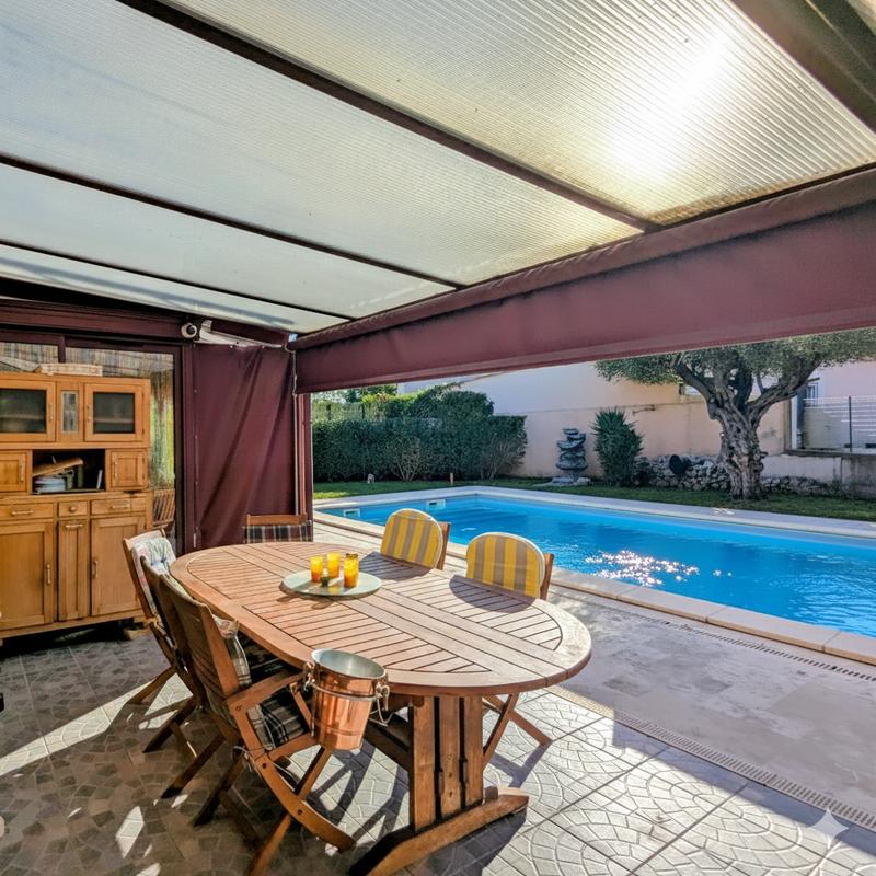 Maison - 227 m² - 7 pièces