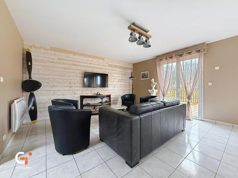 Maison - 202 m² - 7 pièces