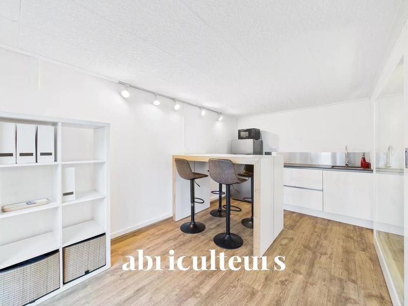 Bureau - 64 m² - 4 pièces