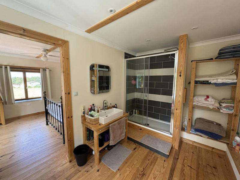 Maison - 280 m² - 14 pièces