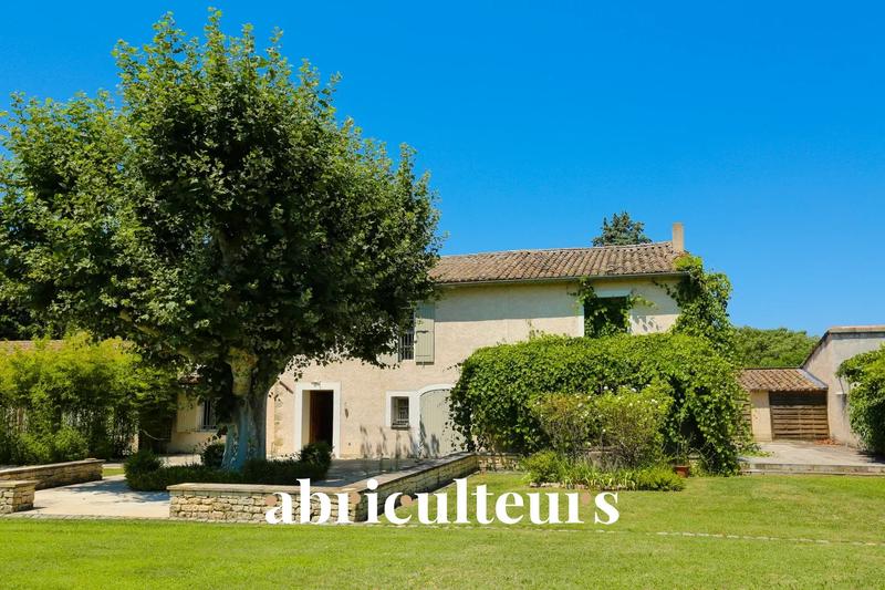 Maison - 345 m² - 11 pièces