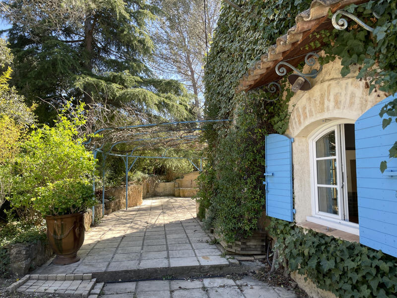 Maison - 290 m² - 10 pièces