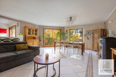 Maison - 152 m² - 6 pièces