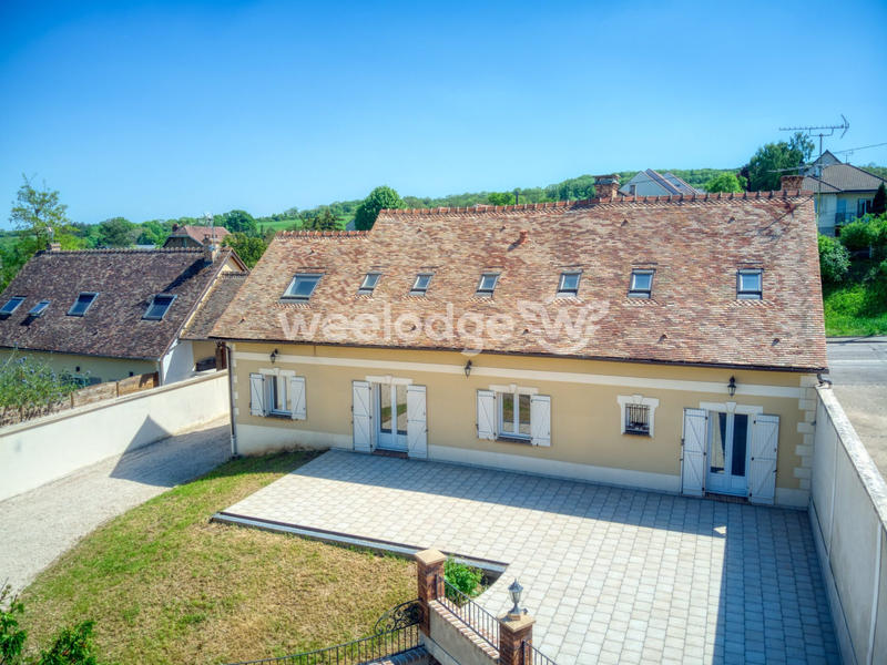 Maison - 218 m² - 6 pièces