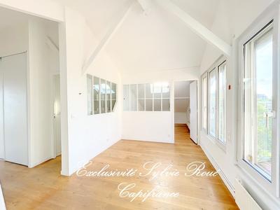 Loft - 135 m² - 4 pièces