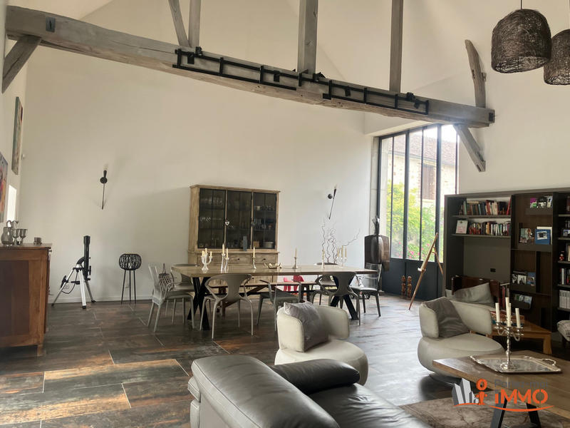 Maison - 301 m² - 8 pièces