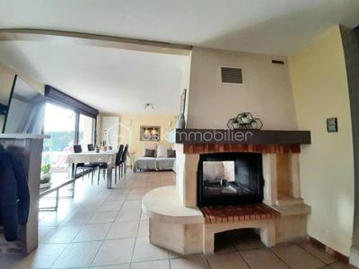 Maison traditionnelle - 117 m² - 6 pièces