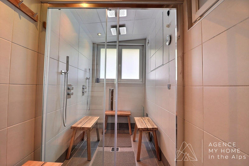 Châlet - 234 m² - 10 pièces