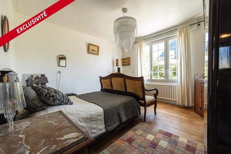 Maison - 182 m² - 9 pièces