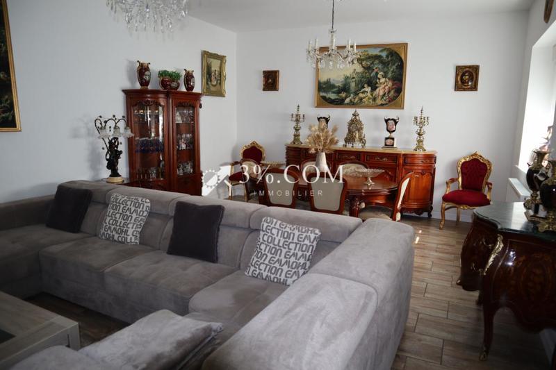 Maison - 204 m² - 8 pièces