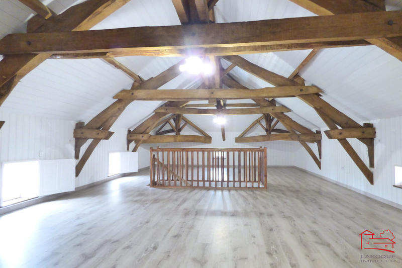 Maison - 239 m² - 5 pièces