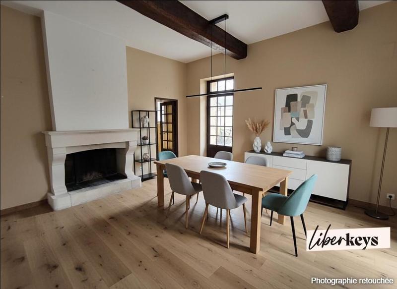 Maison - 249 m² - 7 pièces