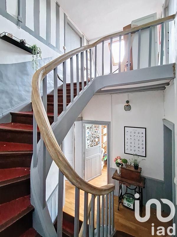 Maison - 197 m² - 9 pièces