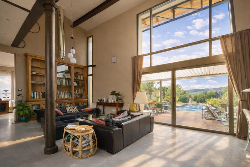 Maison - 240 m² - 5 pièces