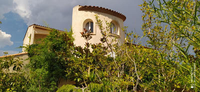 Villa - 220 m² - 8 pièces