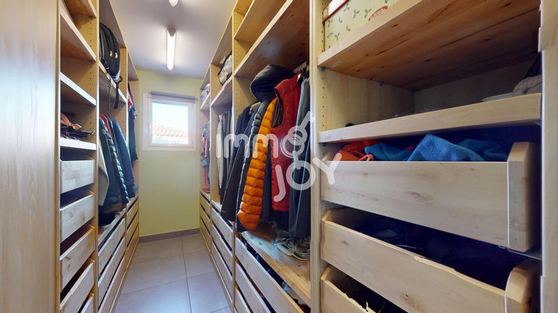 Maison - 183 m² - 5 pièces