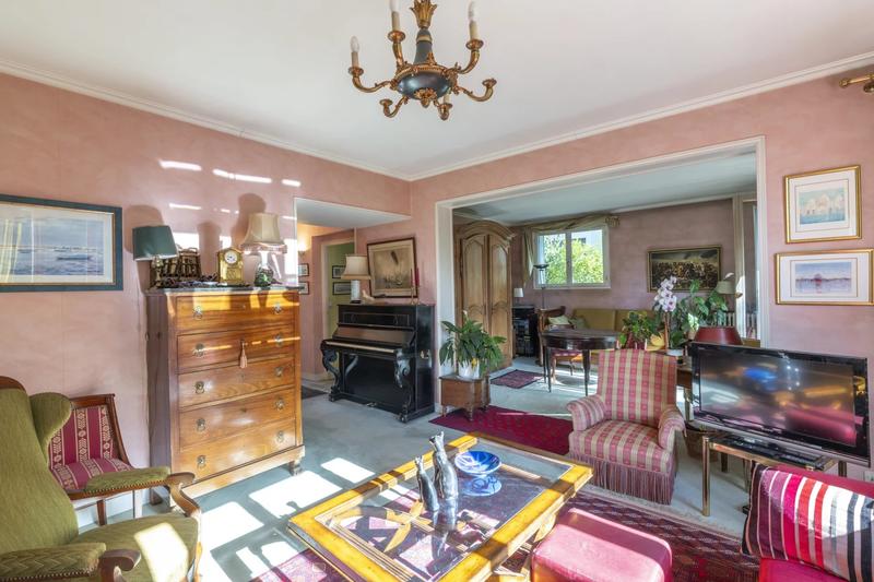 Maison - 249 m² - 9 pièces