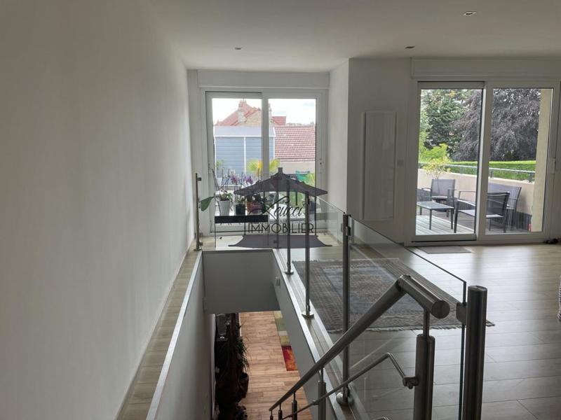 Maison - 203 m² - 3 pièces