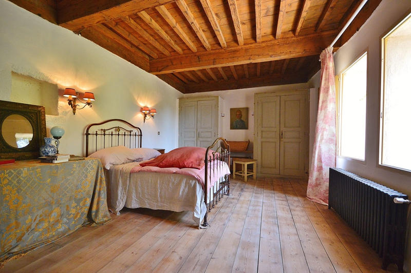 Maison en pierre - 307 m² - 8 pièces