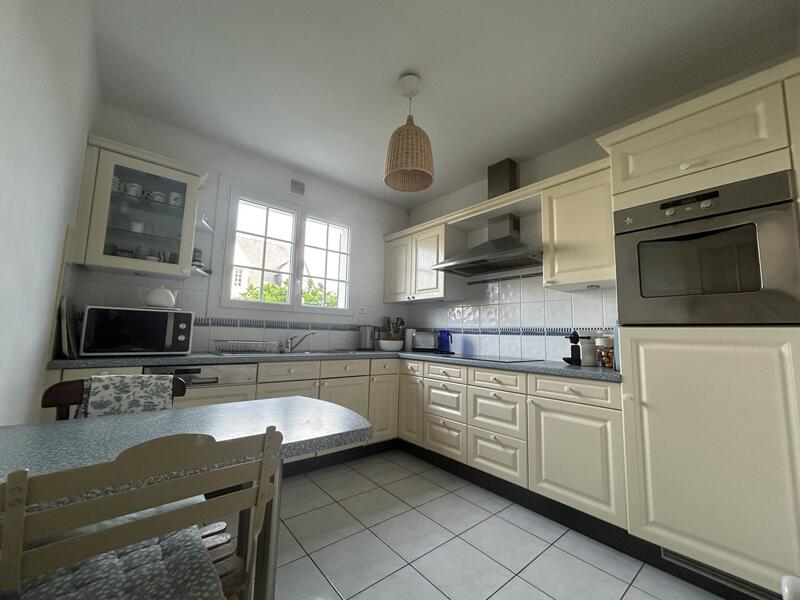 Maison traditionnelle - 104 m² - 5 pièces