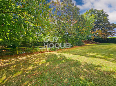 Maison - 340 m² - 10 pièces