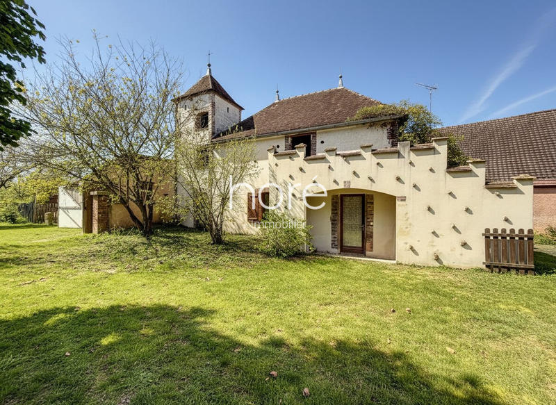 Maison - 255 m² - 8 pièces