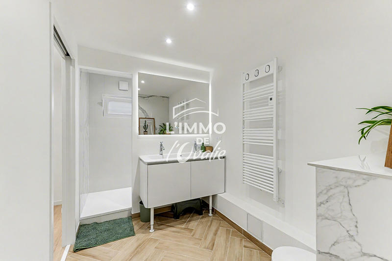 Maison - 240 m² - 6 pièces