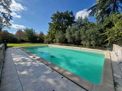 Maison - 354 m² - 10 pièces