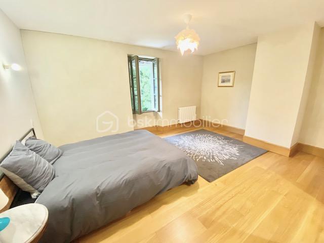 Demeure - 641 m² - 17 pièces