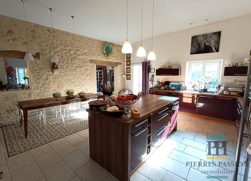 Maison ancienne - 240 m² - 7 pièces