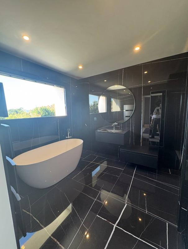 Maison - 200 m² - 4 pièces